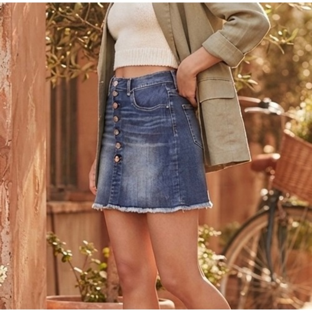 Indigo Rein Women Blue Button Front Denim Mini Skirt Frayed Hem 1 Juniors School